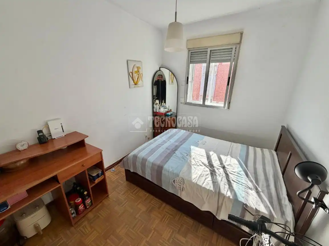 Bedroom of Flat for sale in Madrid