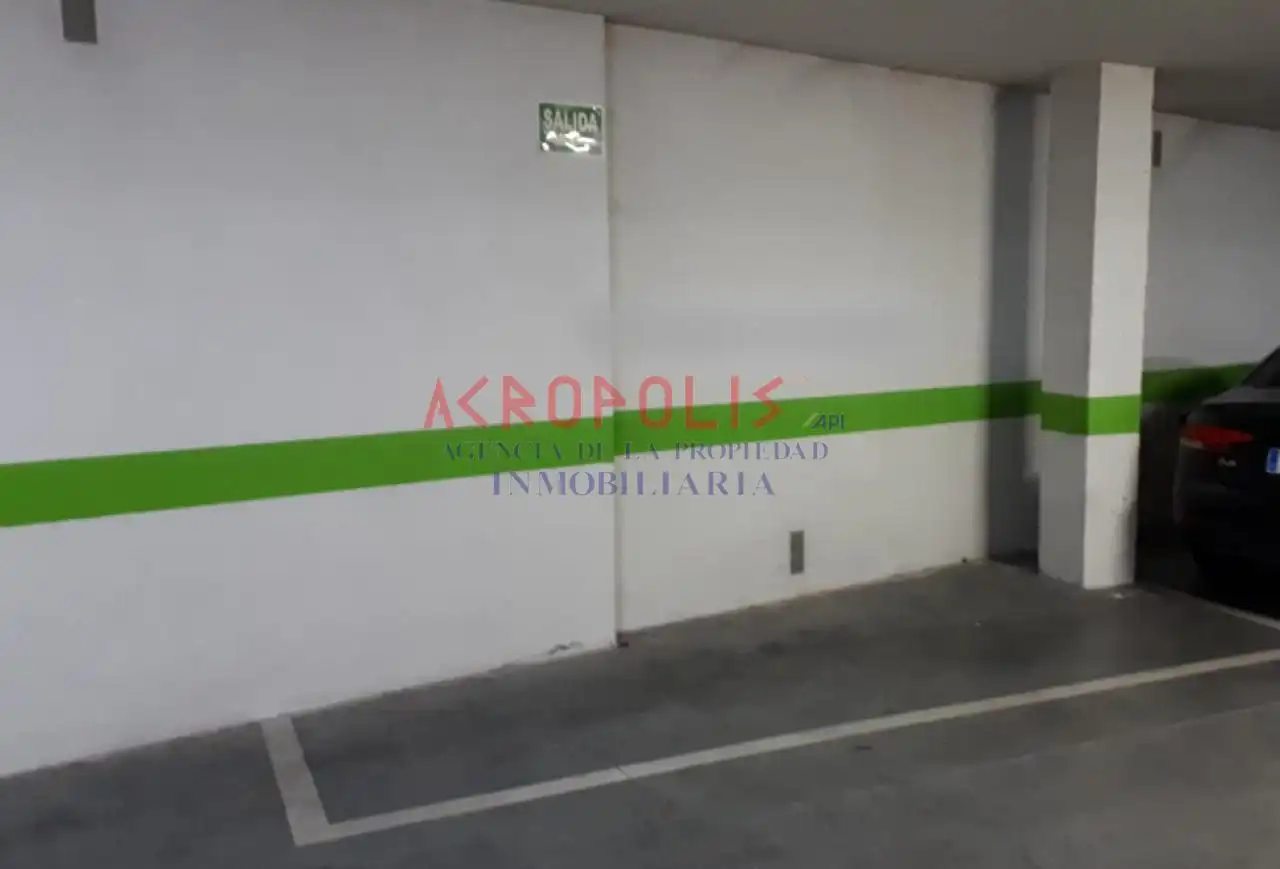 Aparcament amb ascensor en venda a Calle de Olleros, imagen 4