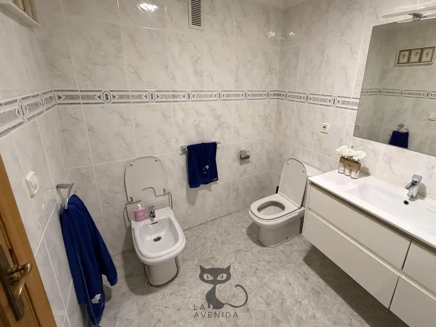Badezimmer von Wohnungen zum Verkauf in Valencia mit Klimaanlage, Terrasse und Balkon