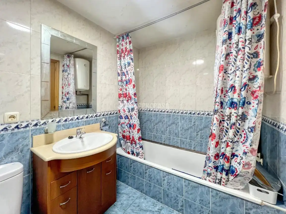 Bathroom of Flat for sale in Cabezón de Pisuerga, Valladolid