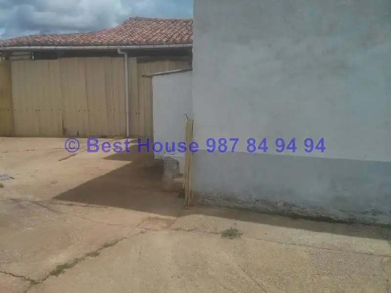 Finca rústica en venda a Valdefresno