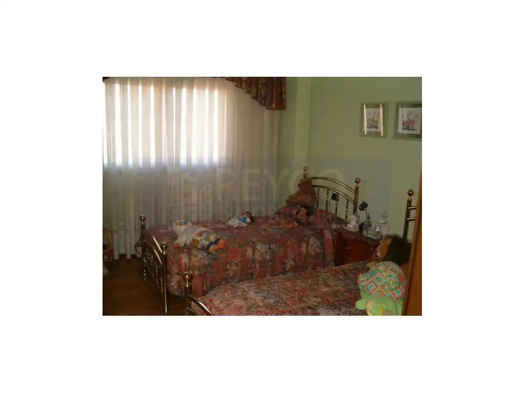 Schlafzimmer von Maisonette zum Verkauf in  Logroño mit Balkon