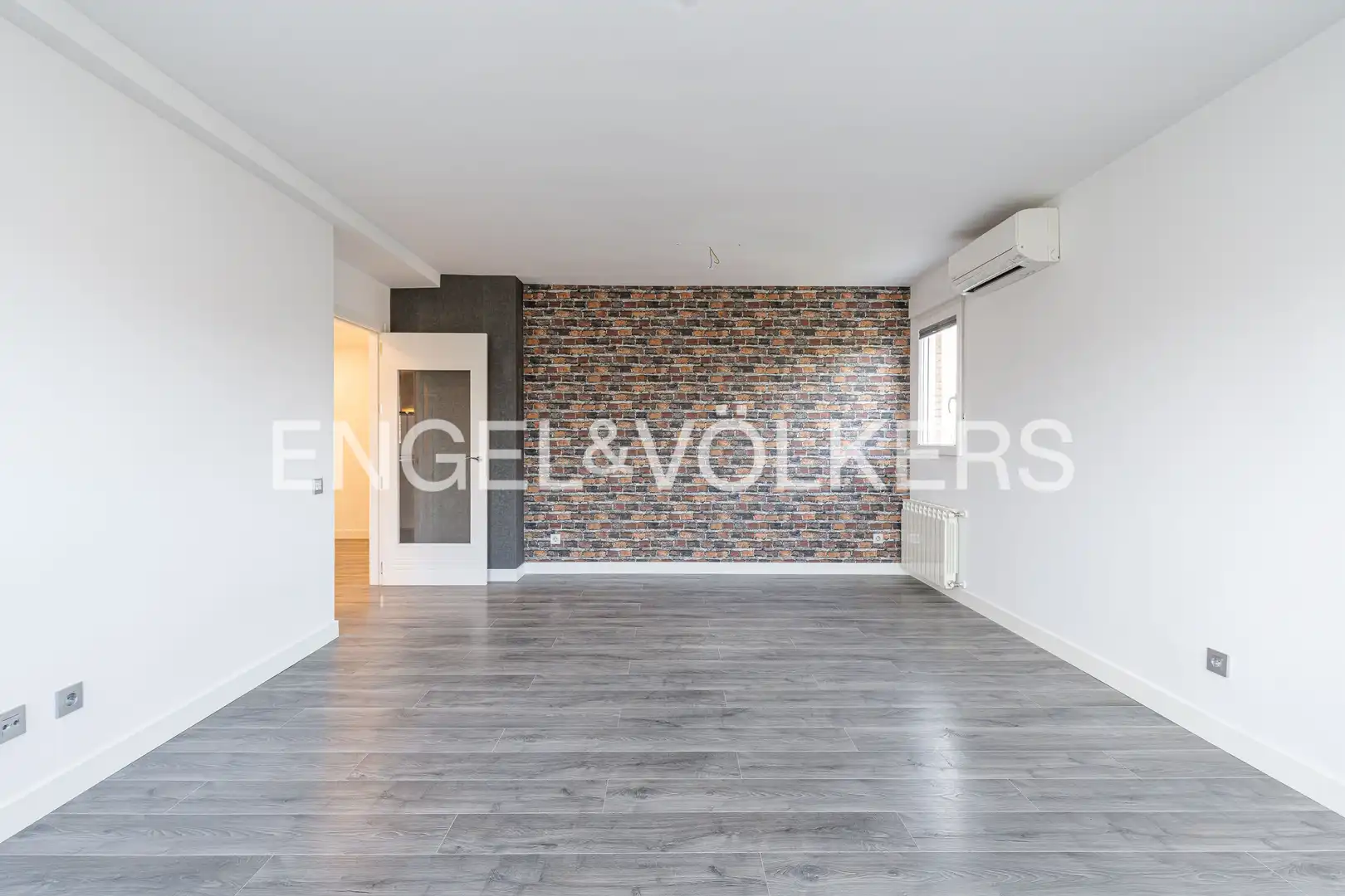 Sala de estar de Dúplex en venta en Alcorcón con Aire acondicionado, Calefacción y Jardín privado
