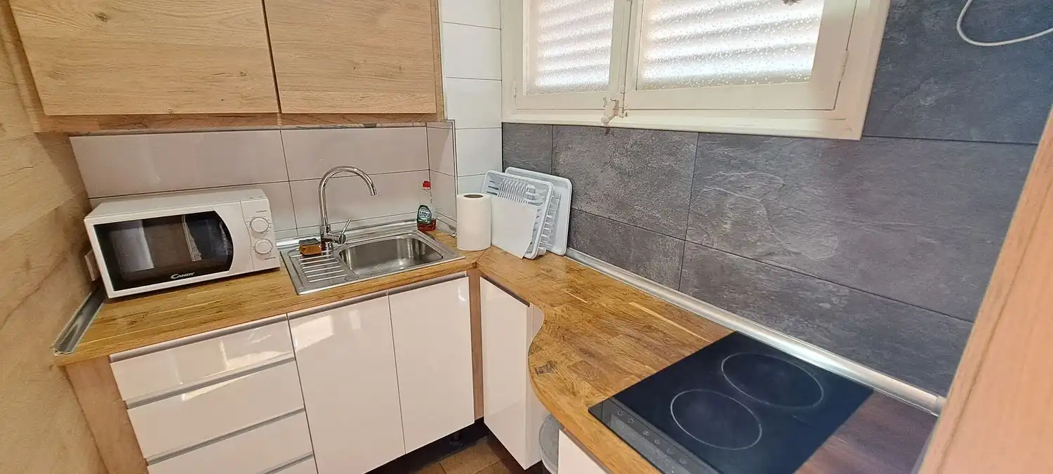 Küche von Wohnung zum Verkauf in Salou mit Klimaanlage und Terrasse