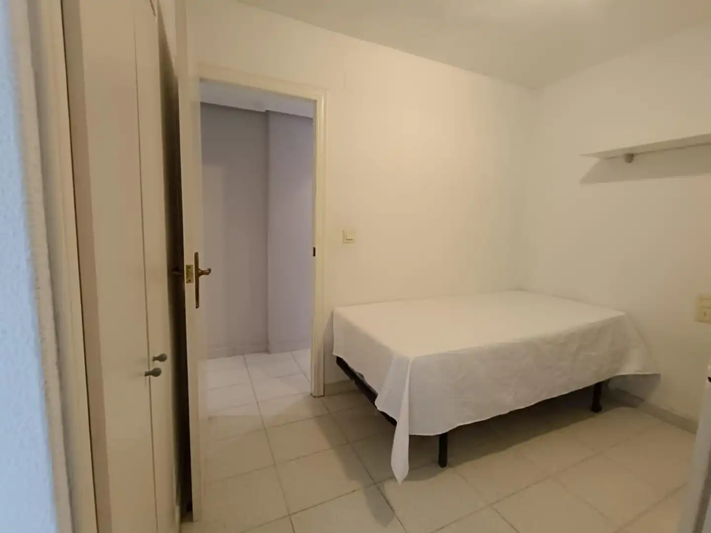 Dormitori de Pis en venda en Santa Pola amb Terrassa i Moblat