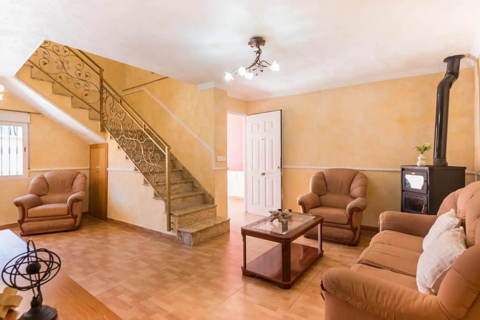 Wohnzimmer von Maisonette zum Verkauf in Fortuna mit Terrasse, Möbliert und Balkon
