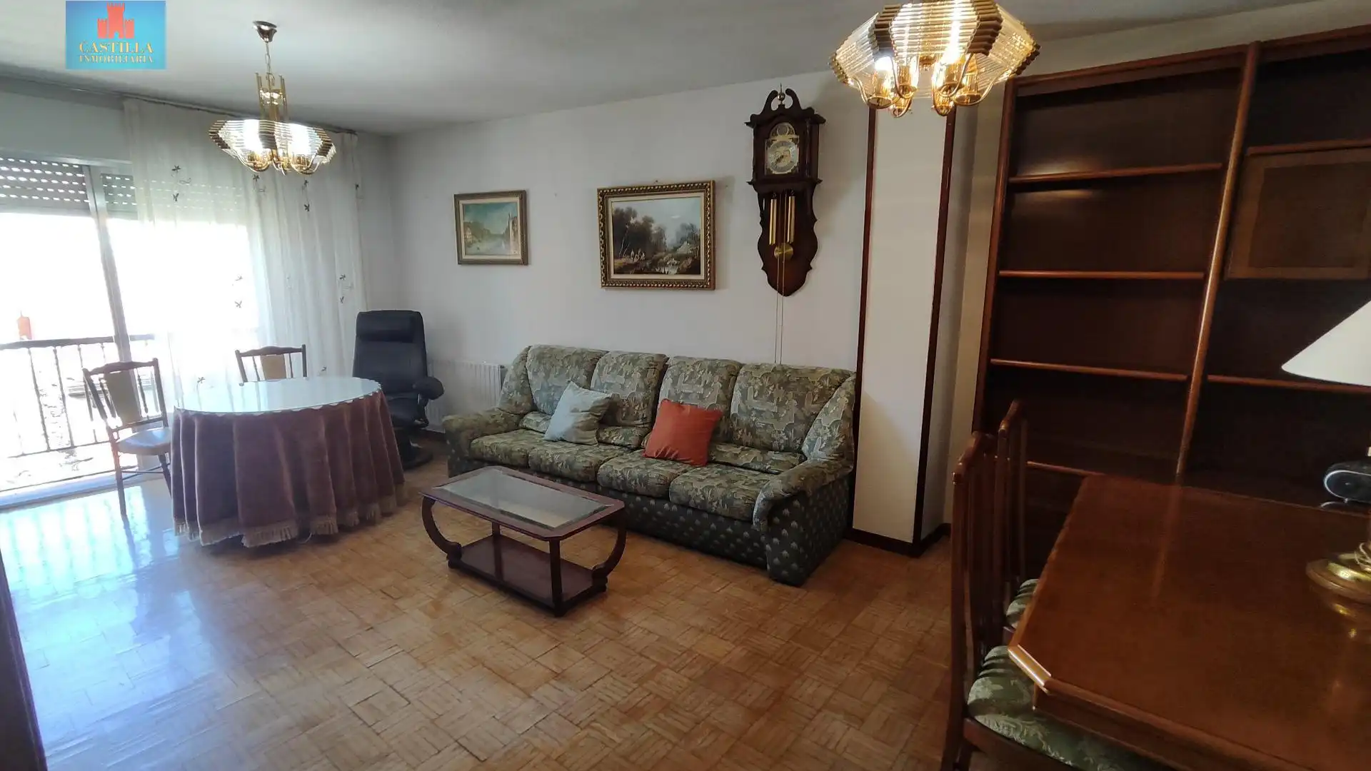 Sala d'estar de Pis en venda en Ávila amb Calefacció, Terrassa i Traster