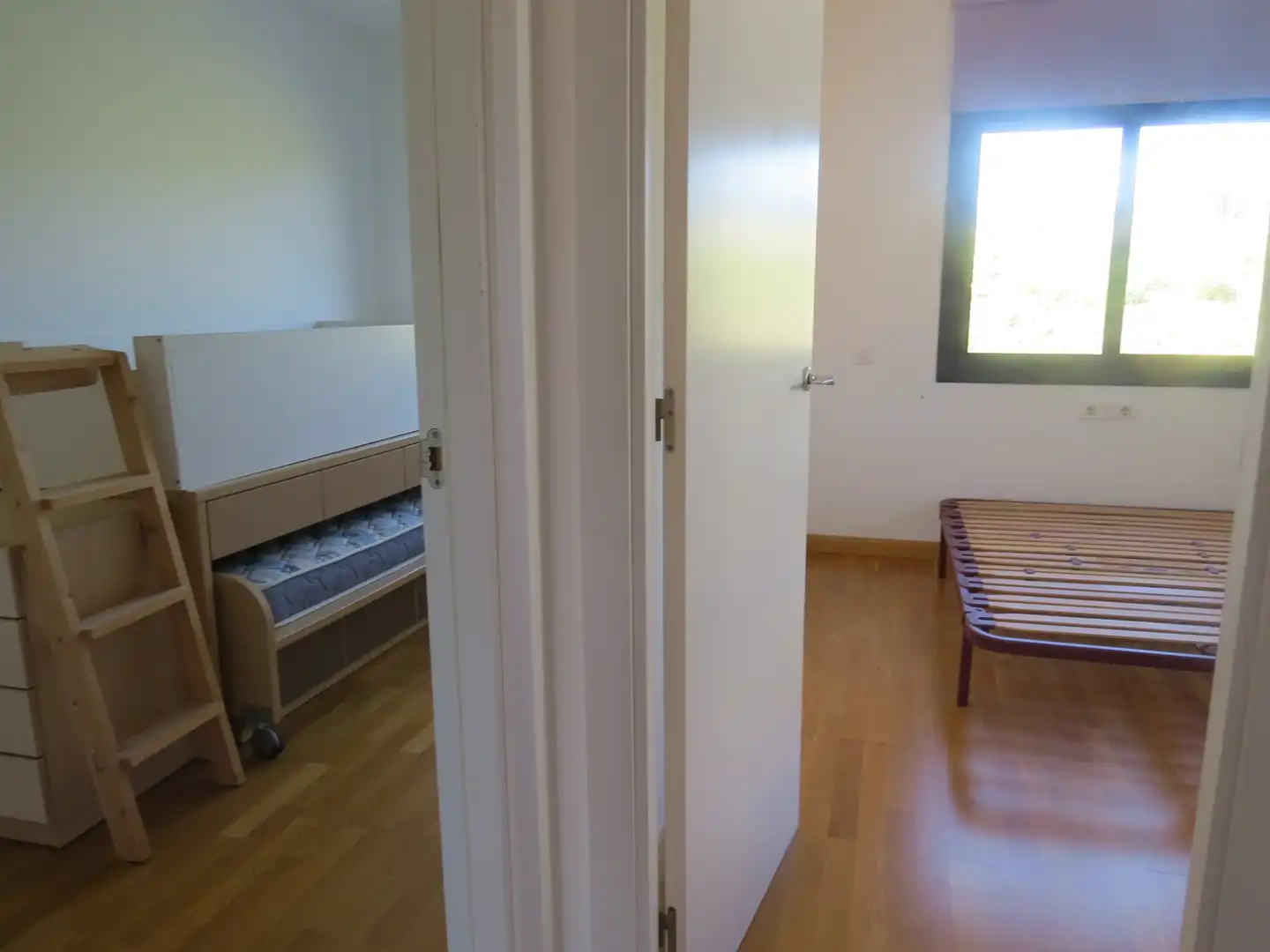 Schlafzimmer von Einfamilien-Reihenhaus zum Verkauf in Sant Andreu de Llavaneres mit Klimaanlage, Heizung und Parkett