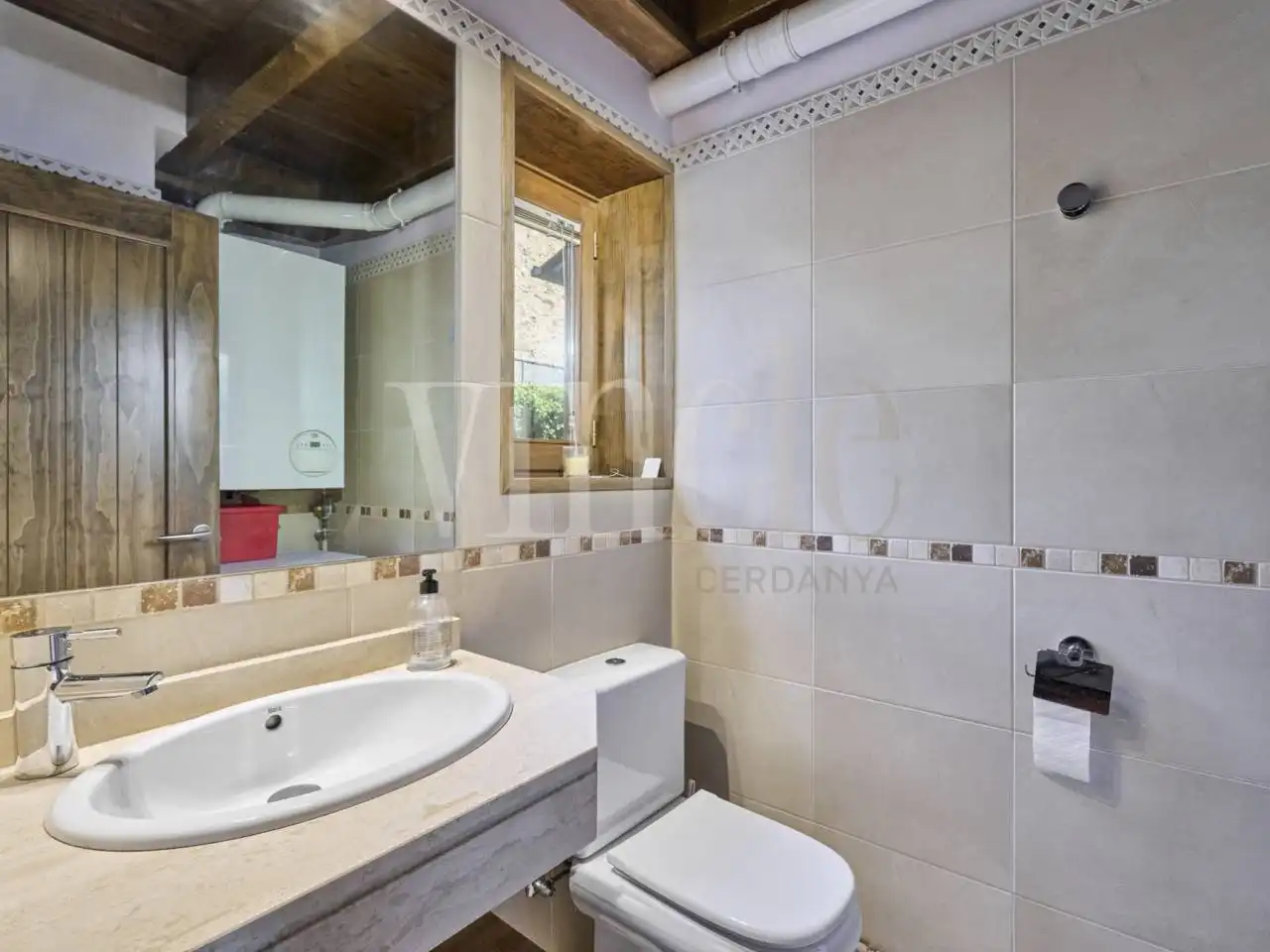 Baño de Casa adosada en venta en Guils de Cerdanya con Calefacción, Parquet y Terraza