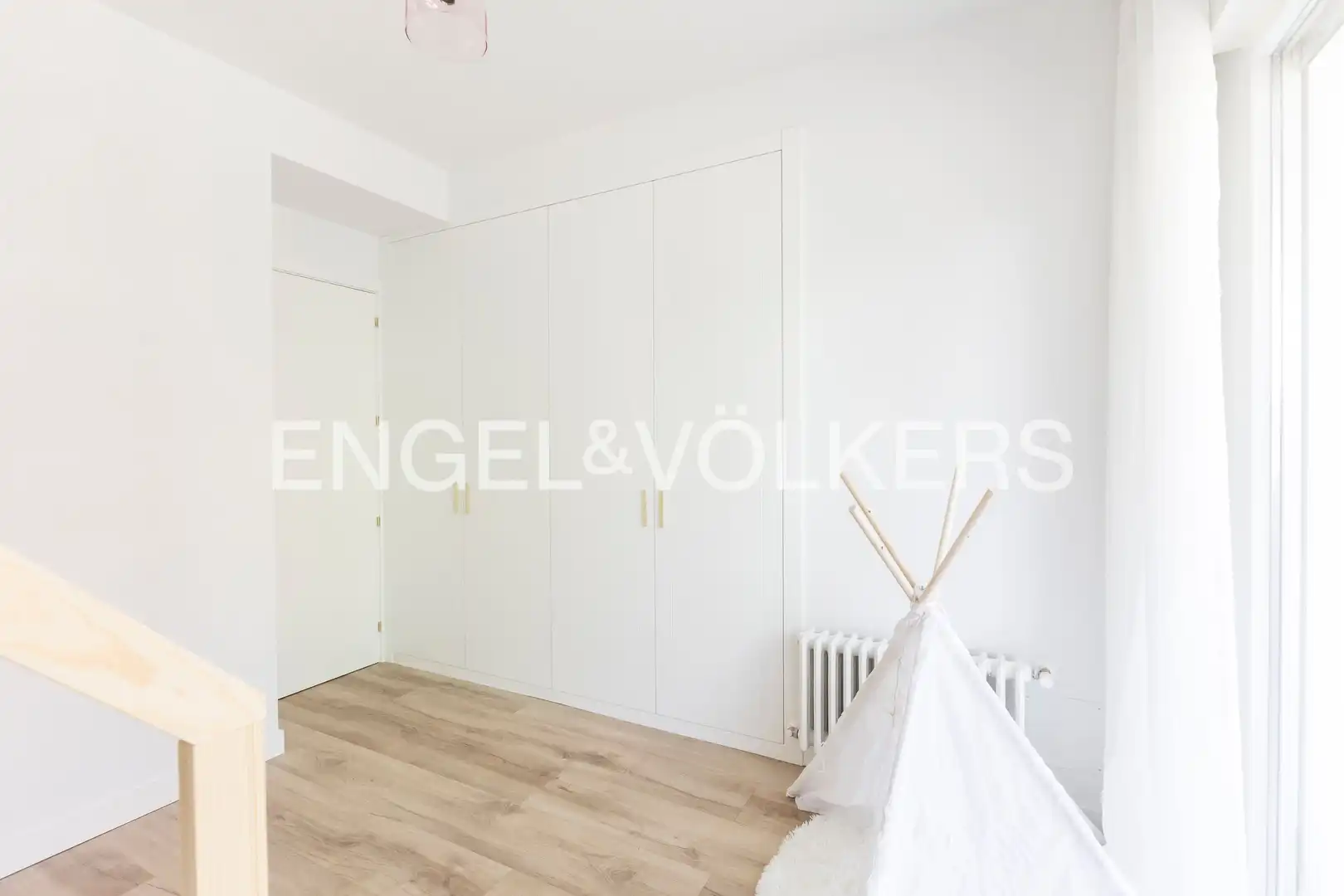 Bedroom of Flat for sale in Madrid  with Air Conditioner, Heating and Parquet flooring