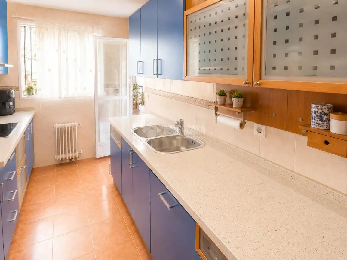 Kitchen of Flat for sale in Armilla  with Air Conditioner and Heating