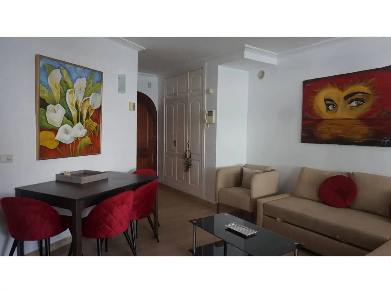 Apartamento con piscina en alquiler en Puerto Marina, imagen 2