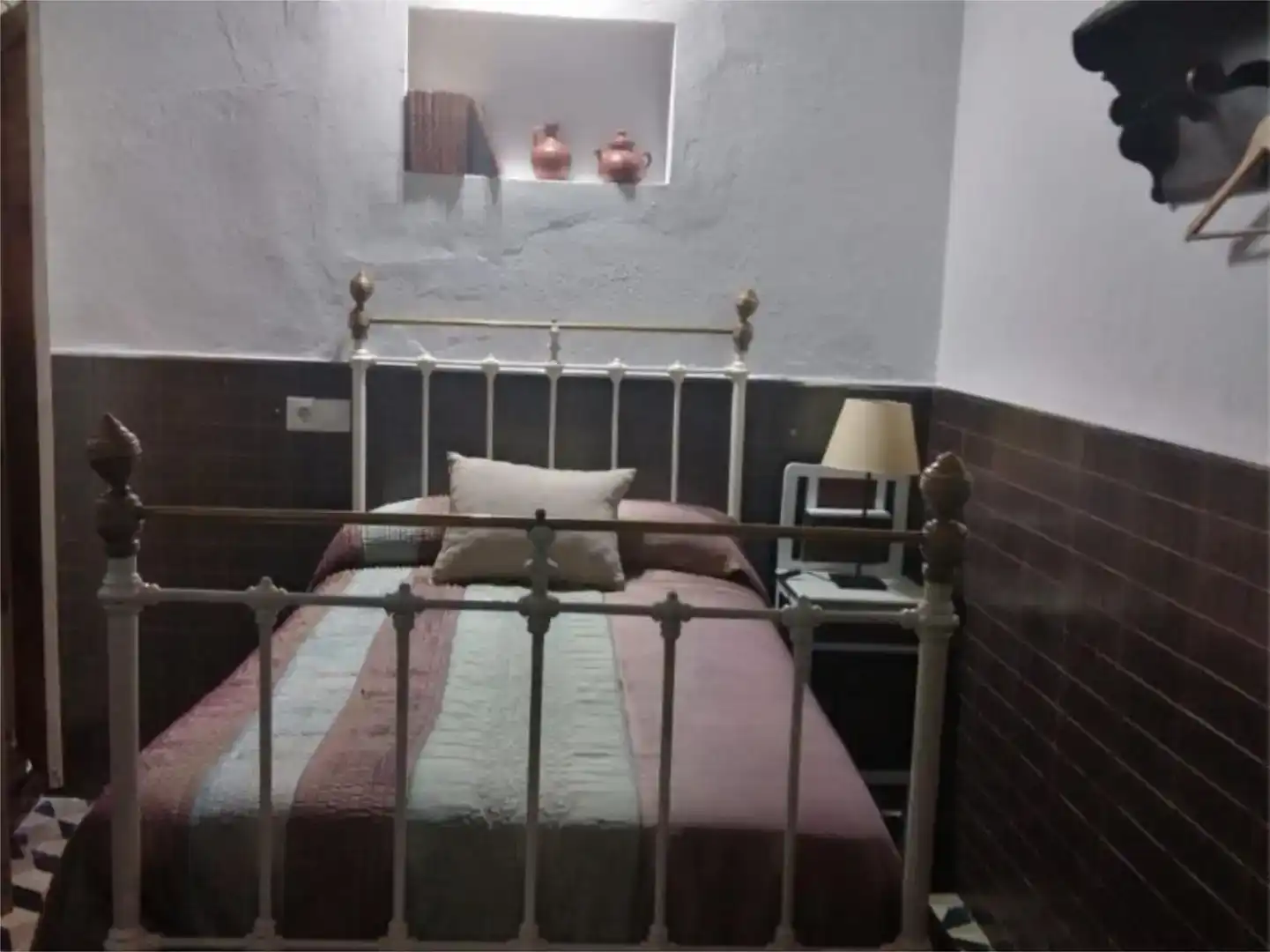 Schlafzimmer von Erdgeschoss zur Miete in Encinasola mit Möbliert und Balkon