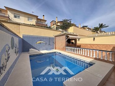 Casa bifamiliare con piscina in vendita a Calle Rioja