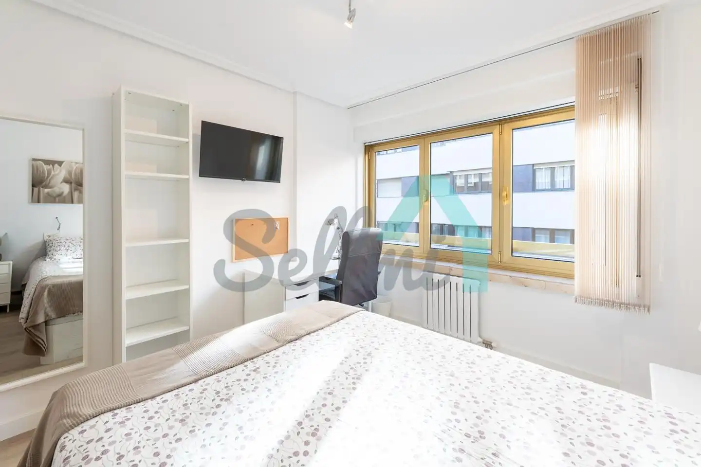 Habitación de Piso en venta en Oviedo  con Calefacción