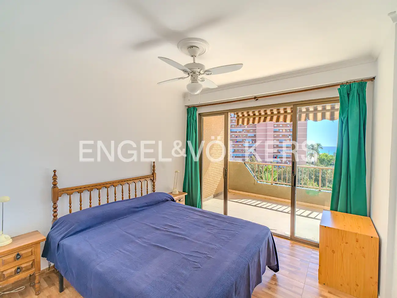 Habitación de Apartamento en venta en Alicante / Alacant con Calefacción y Terraza