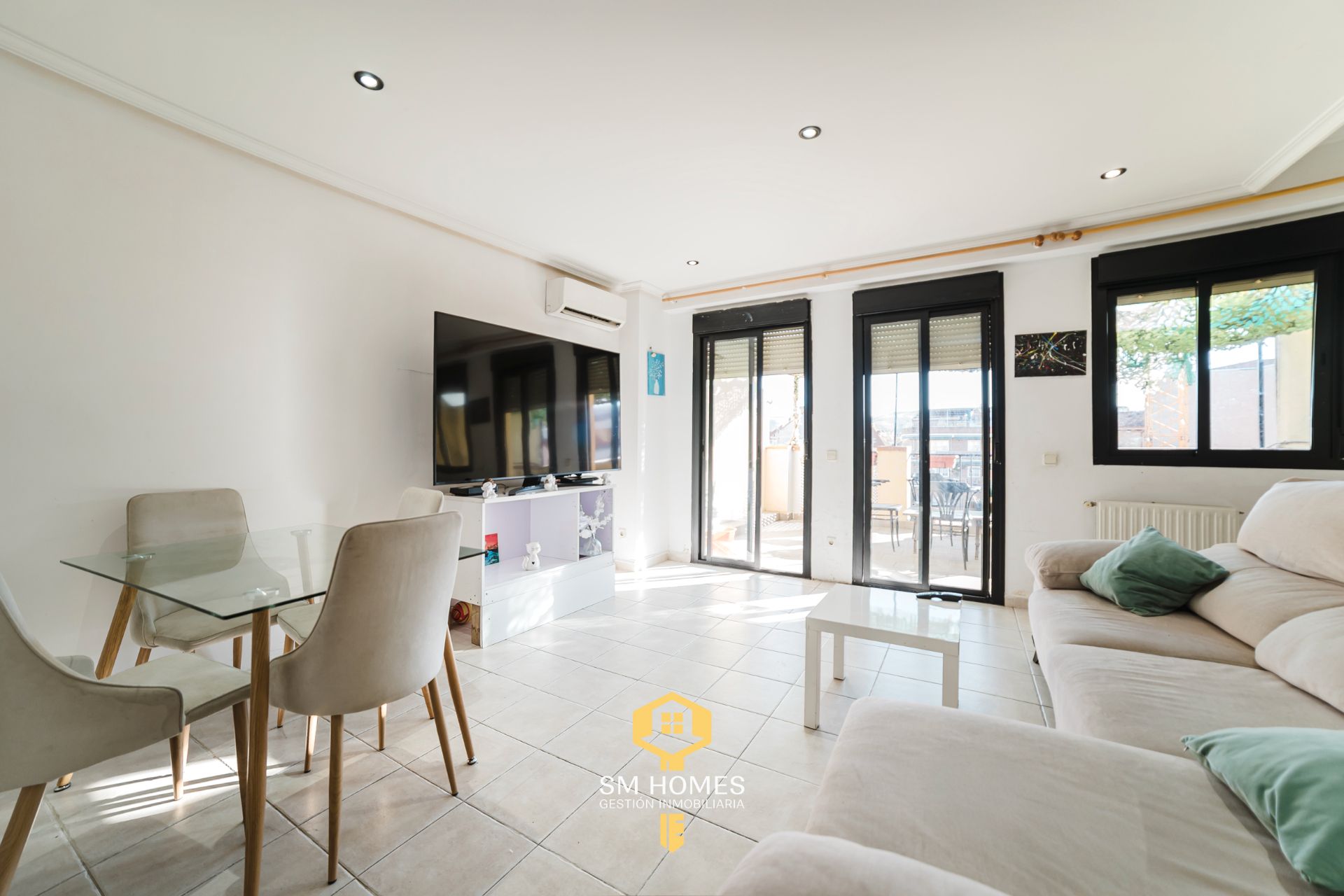 Sala d'estar de Dúplex en venda en Velilla de San Antonio amb Aire condicionat, Calefacció i Terrassa