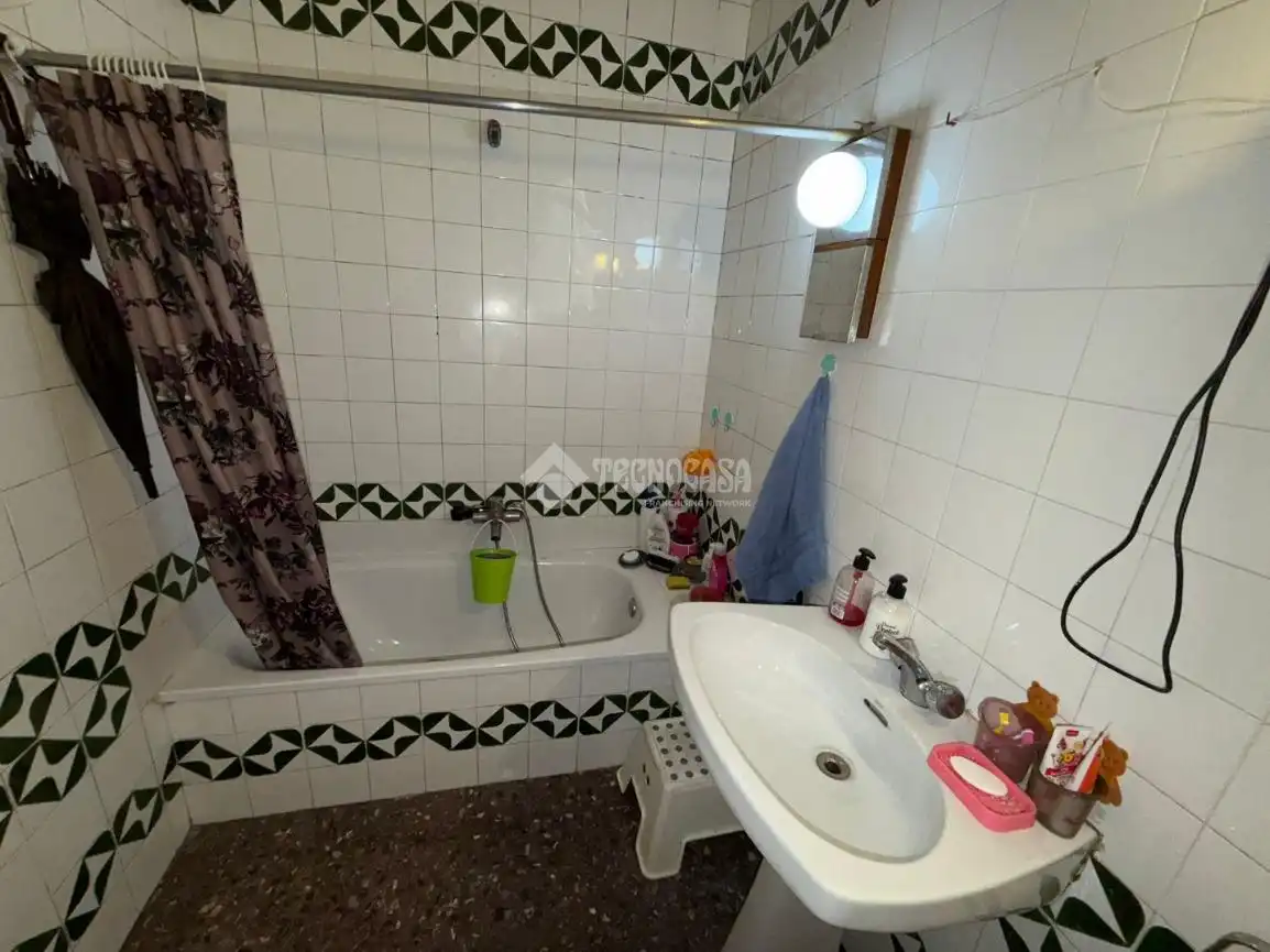 Baño de Piso en venta en Barcelona con Terraza y Balcón