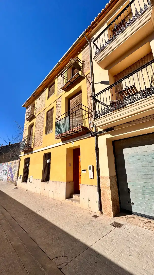 Vista exterior de Casa o chalet en venta en Valencia con Terraza y Balcón