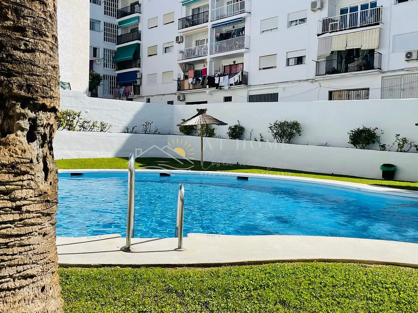 Vista exterior de Apartament en venda en Nerja amb Terrassa, Piscina i Forn