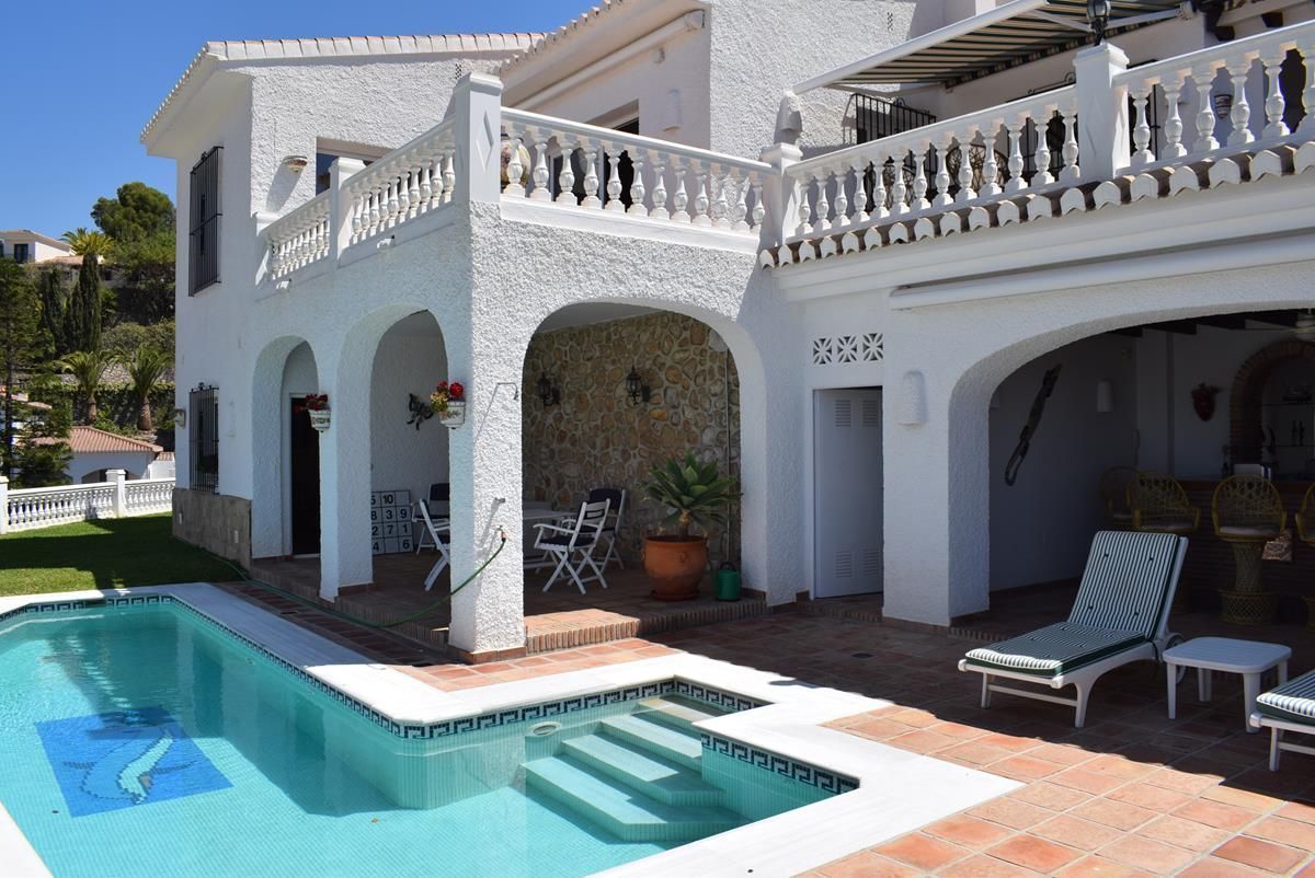 Swimming pool of House or chalet for sale in Almuñécar  with Private garden, Terrace and Storage room