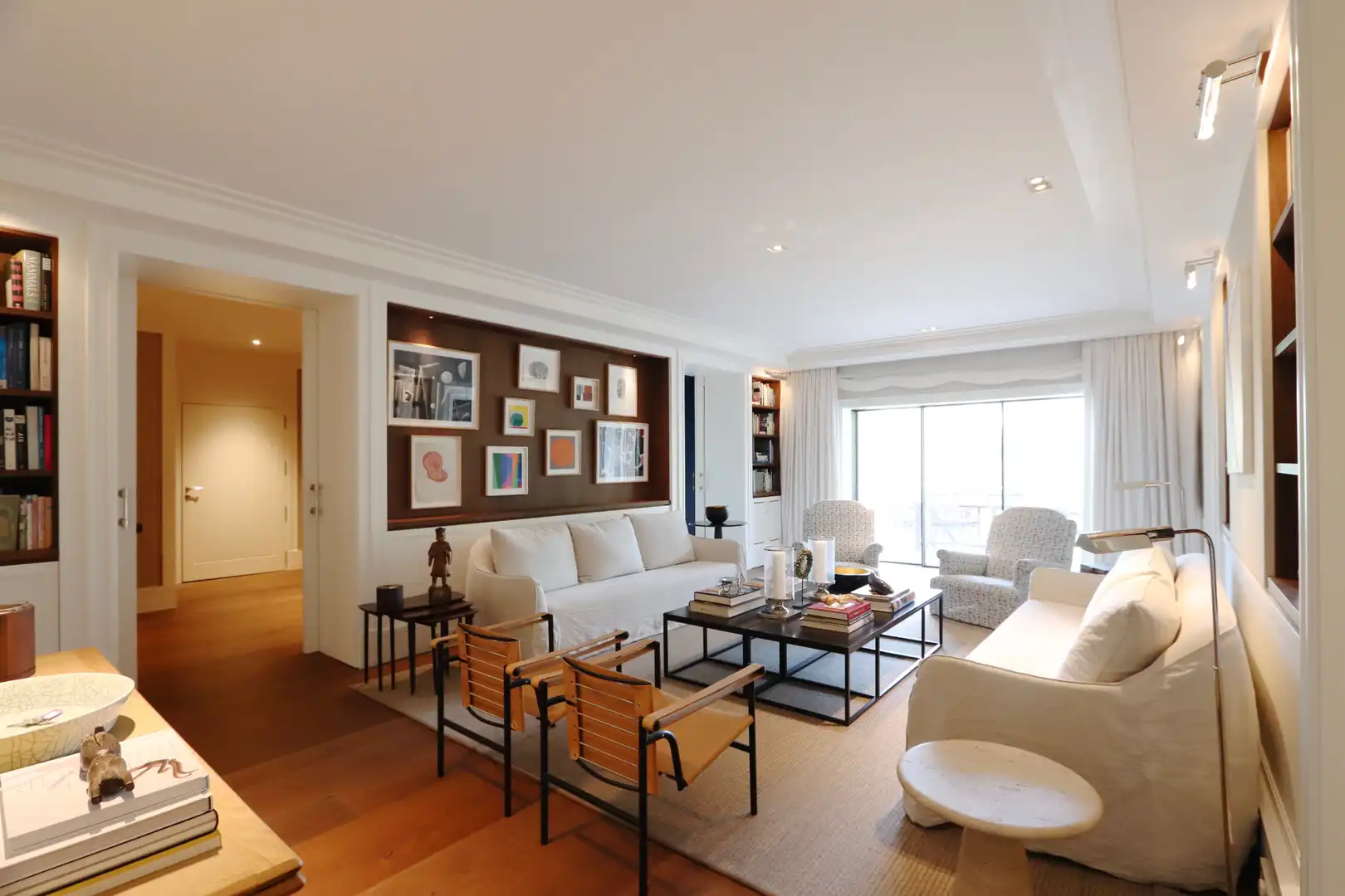 Living room of Flat for sale in Madrid  with Air Conditioner, Heating and Parquet flooring
