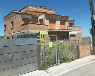 Exterior view of Single-family semi-detached for sale in Canyelles  with Terrace