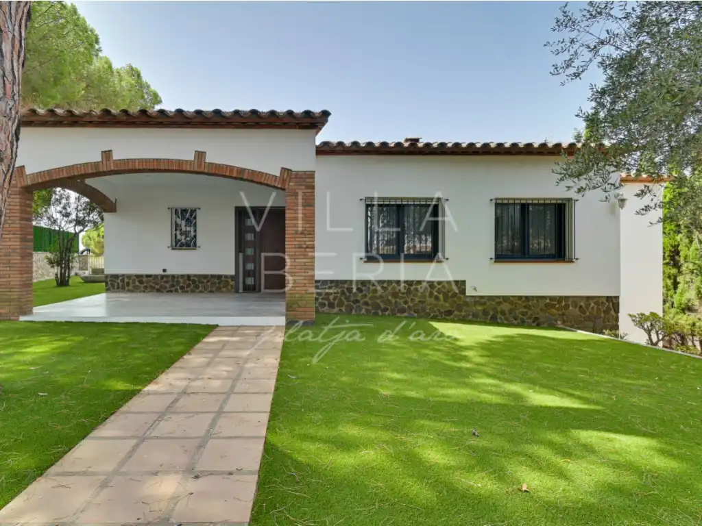 Garden of Houses for sale in Castell d'Aro, Platja d'Aro i s'Agaró  with Swimming Pool