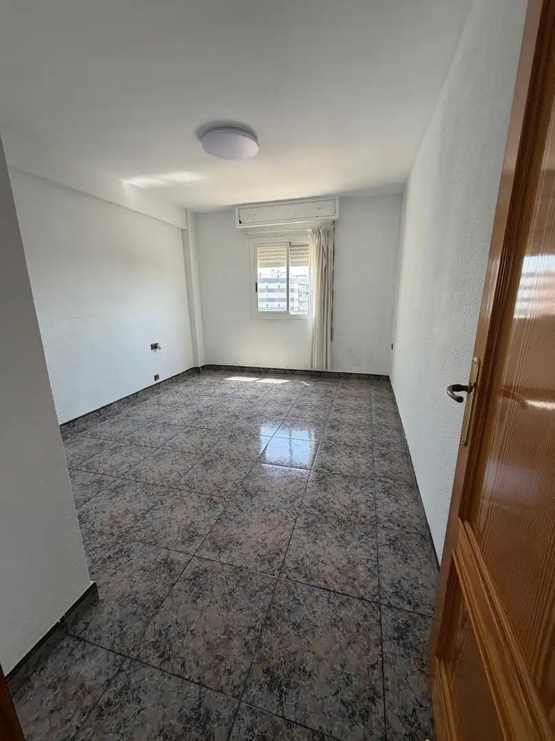 Habitación de Piso en venta en Valencia con Balcón