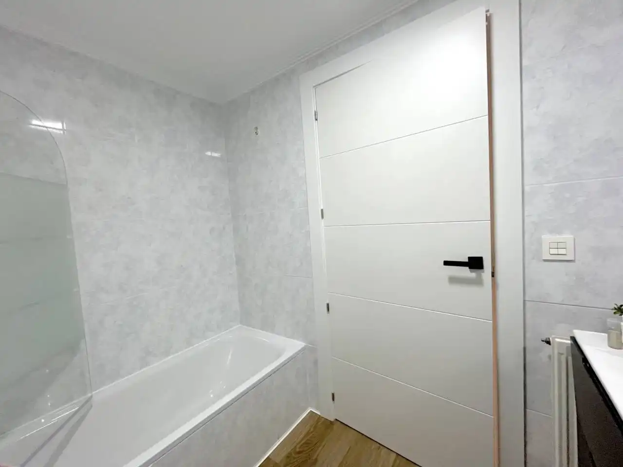 Bathroom of Flat for sale in Bilbao   with Heating and Storage room