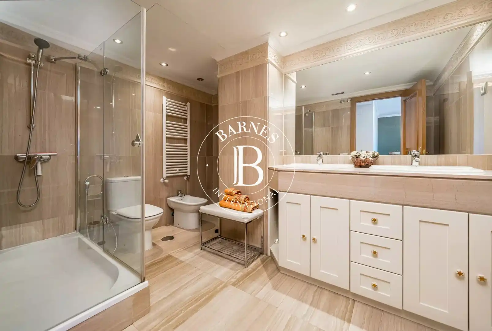 Badezimmer von Wohnung zur Miete in Madrid mit Klimaanlage, Heizung und Terrasse