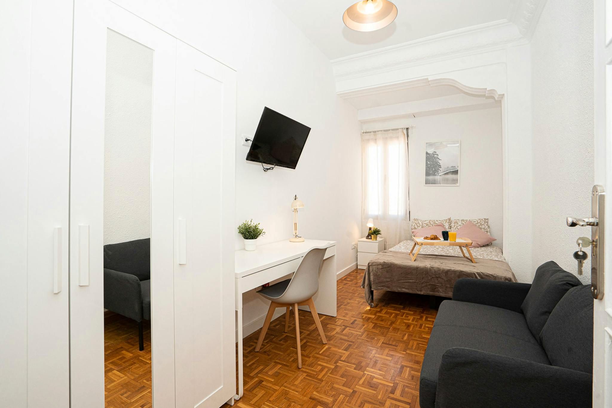 Bedroom of Flat to share in  Valencia Capital  with Furnished, Washing machine and TV