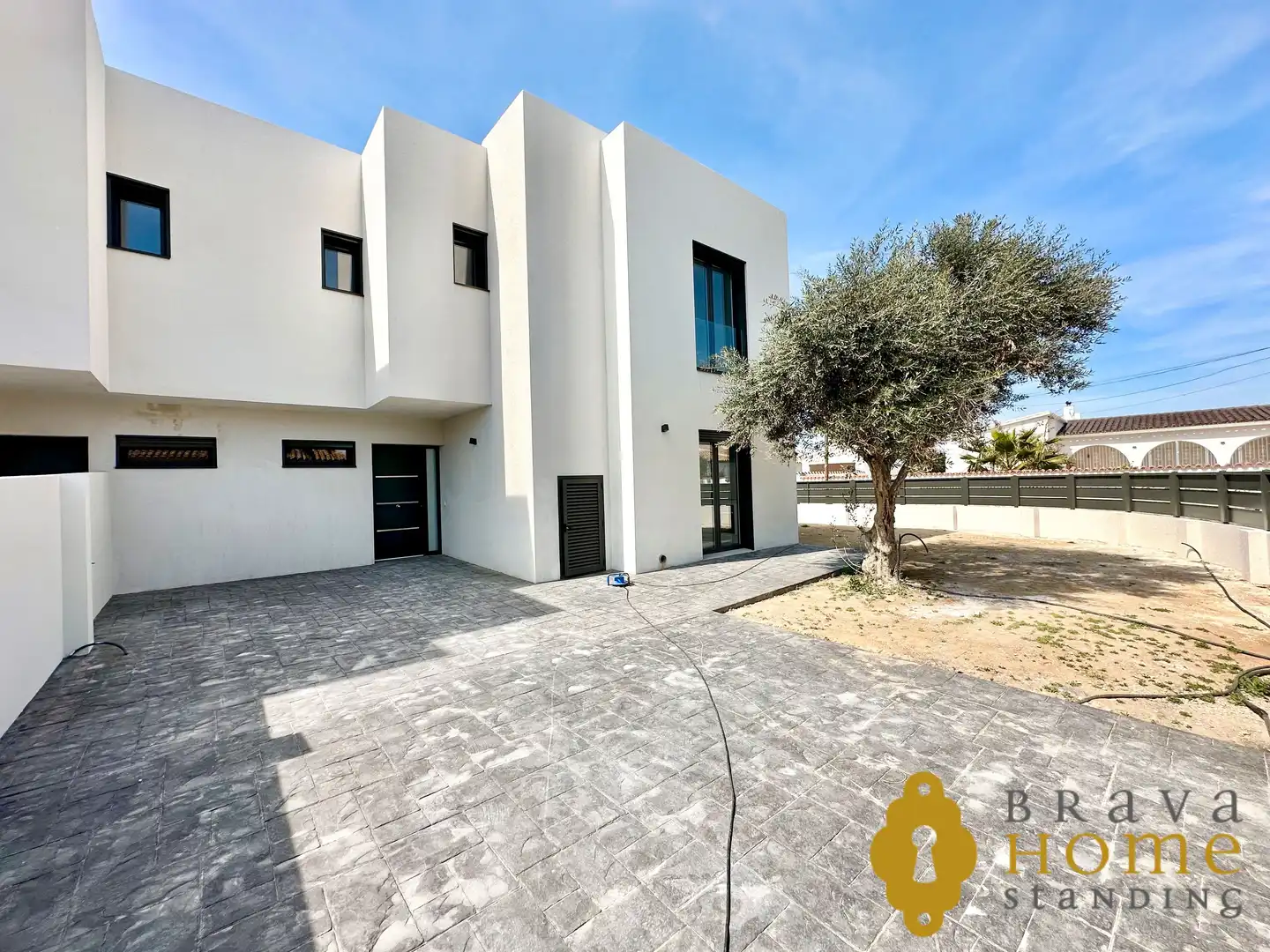 Exterior view of Houses for sale in Empuriabrava  with Air Conditioner, Heating and Private garden