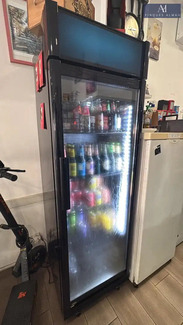Local de alquiler en Vilanova i la Geltrú con Aire acondicionado y Amueblado