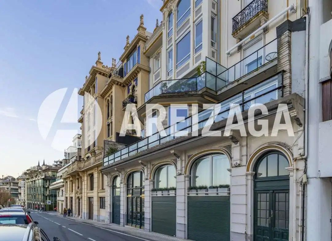 Vista exterior de Piso en venta en Donostia - San Sebastián  con Calefacción, Terraza y Balcón
