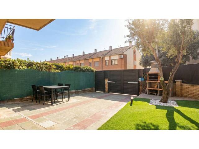 Casa adosada en Venta en Calle Isabel la católica en Casc Antic