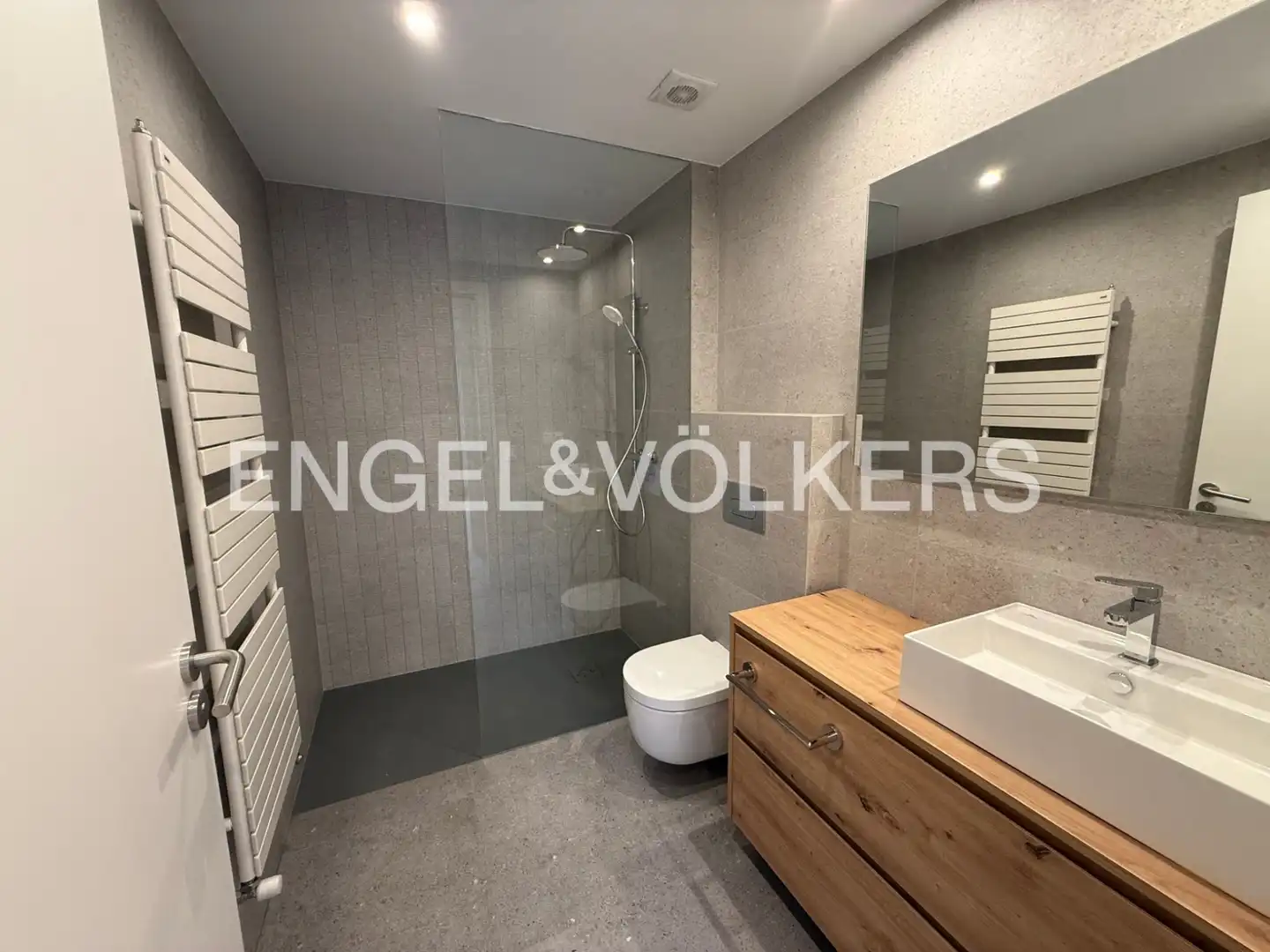 Baño de Piso de alquiler en Andorra la Vella con Calefacción, Parquet y Terraza