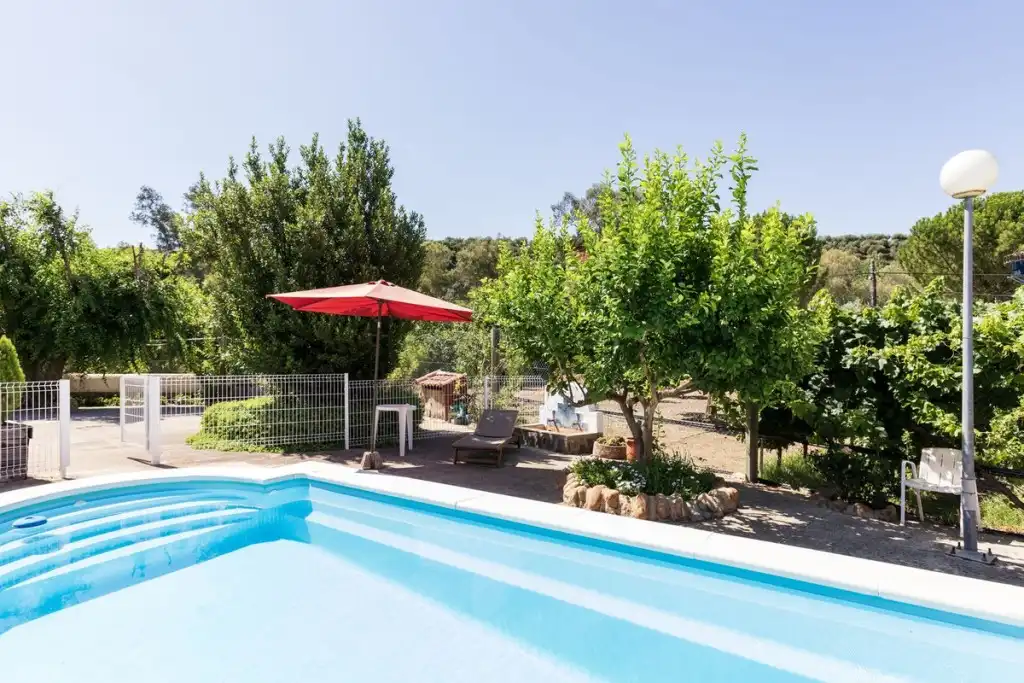 Piscina de Finca rústica en venda en Tierga amb Jardí privat, Terrassa i Traster