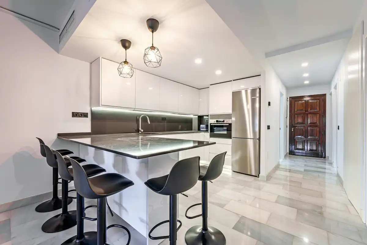 Kitchen of Flat for sale in Marbella  with Air Conditioner and Terrace