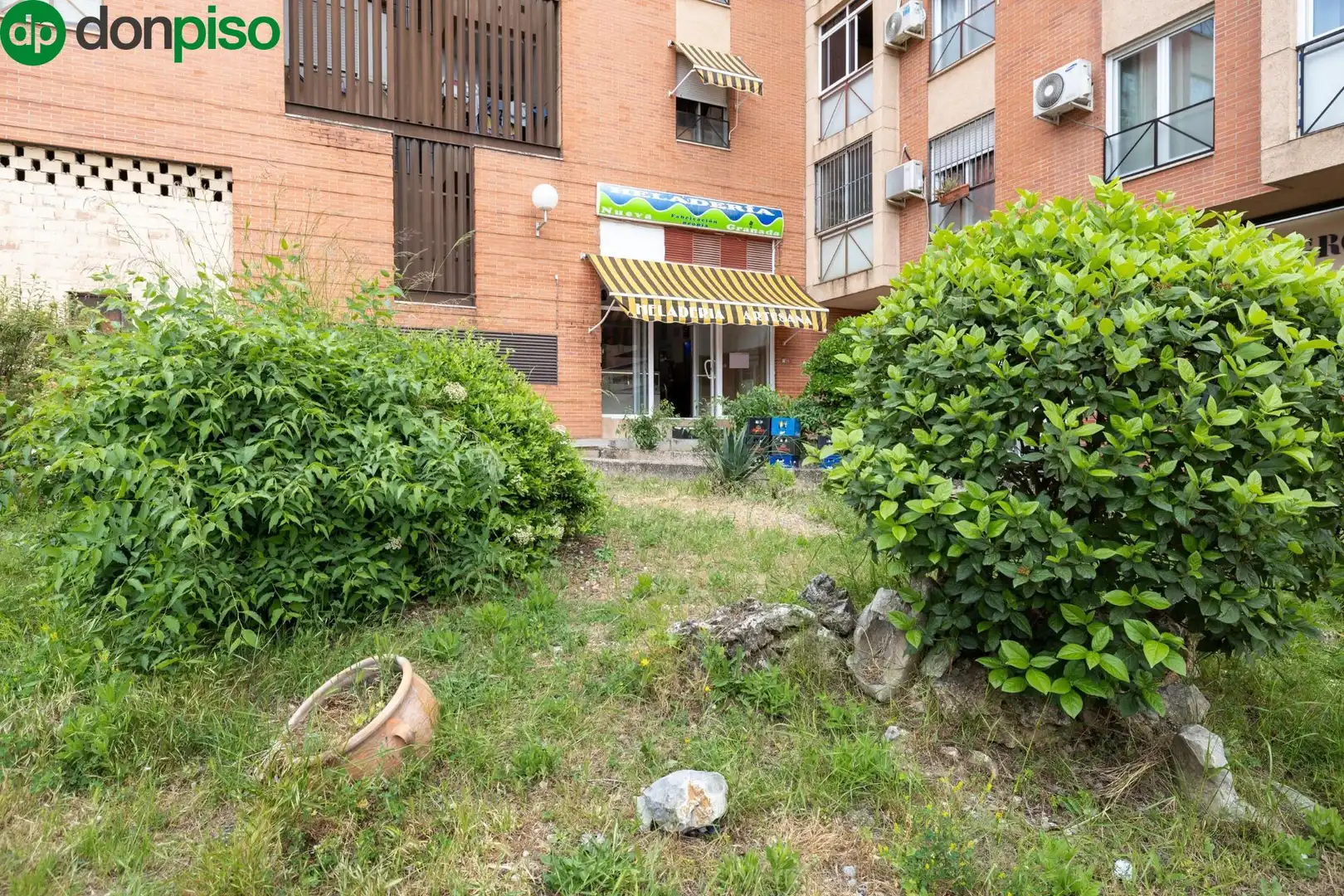 Local comercial en venda a Calle Gabriel Mistral, imagen 2