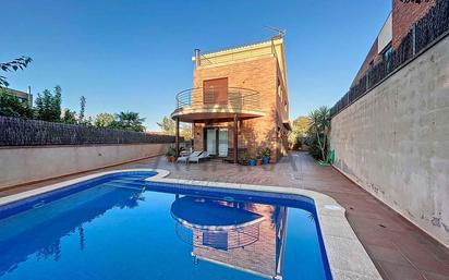 Swimming pool of House or chalet for sale in Vilafranca del Penedès  with Air Conditioner, Terrace and Swimming Pool