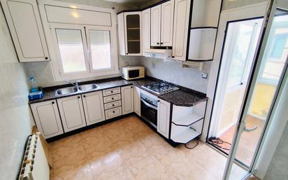 Kitchen of Flat for sale in Santa Margarida de Montbui  with Air Conditioner, Heating and Oven