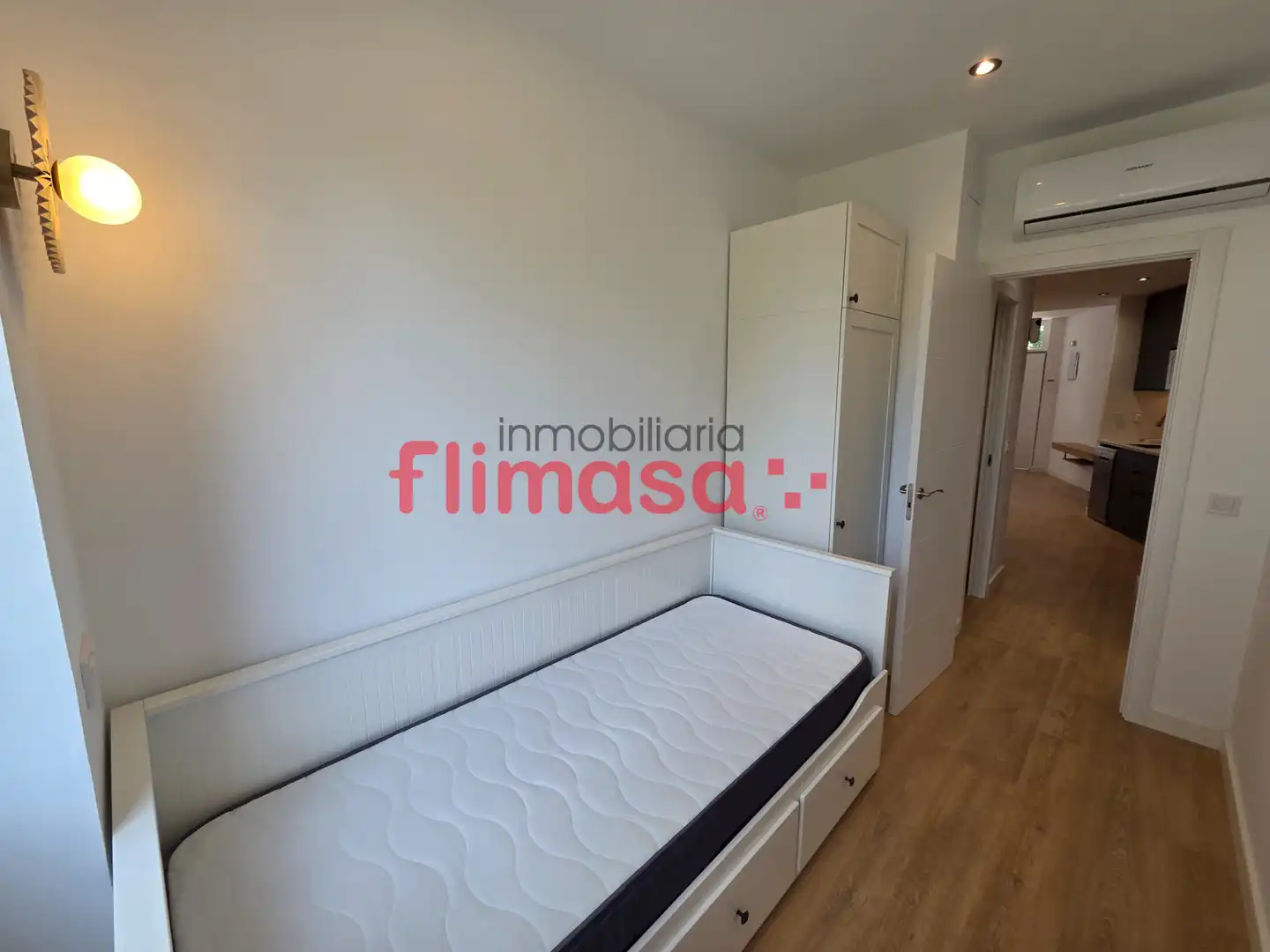 Dormitori de Apartament en venda en Móstoles amb Aire condicionat, Calefacció i Moblat