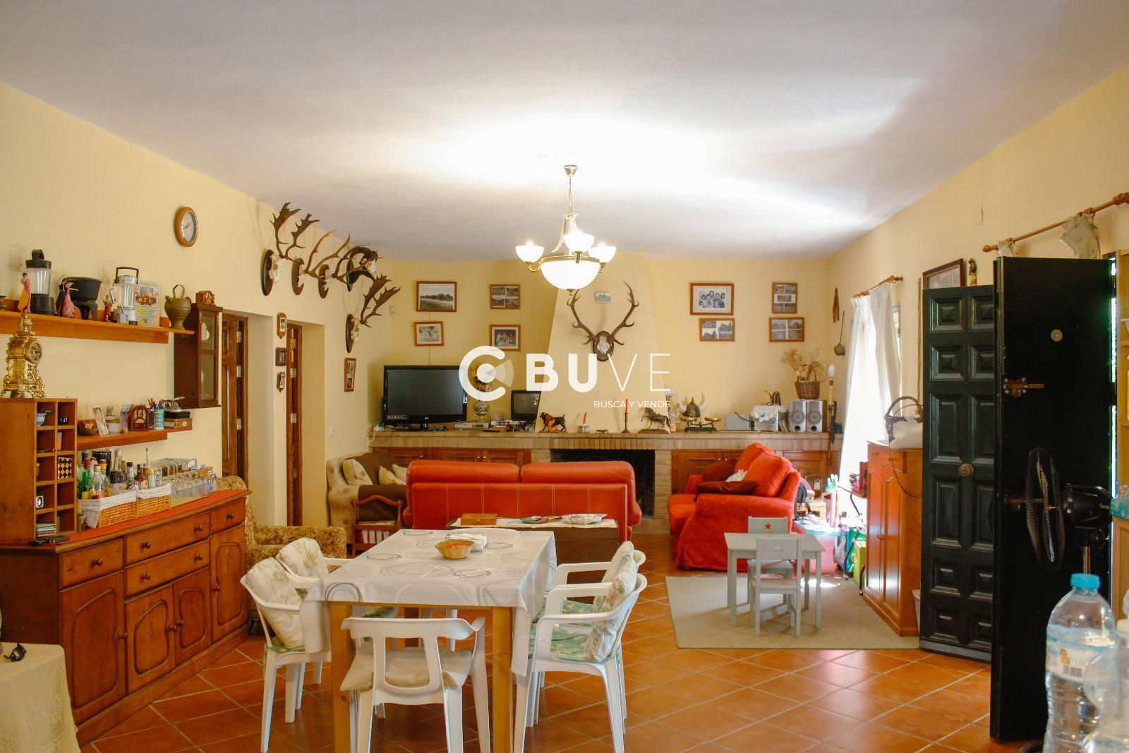 Sala d'estar de Casa o xalet en venda en Lora del Río amb Aire condicionat, Calefacció i Terrassa