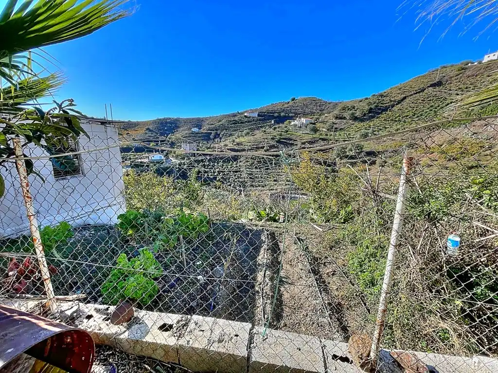 Finca rústica en venta en Macharaviaya con Jardín privado, Terraza y Amueblado