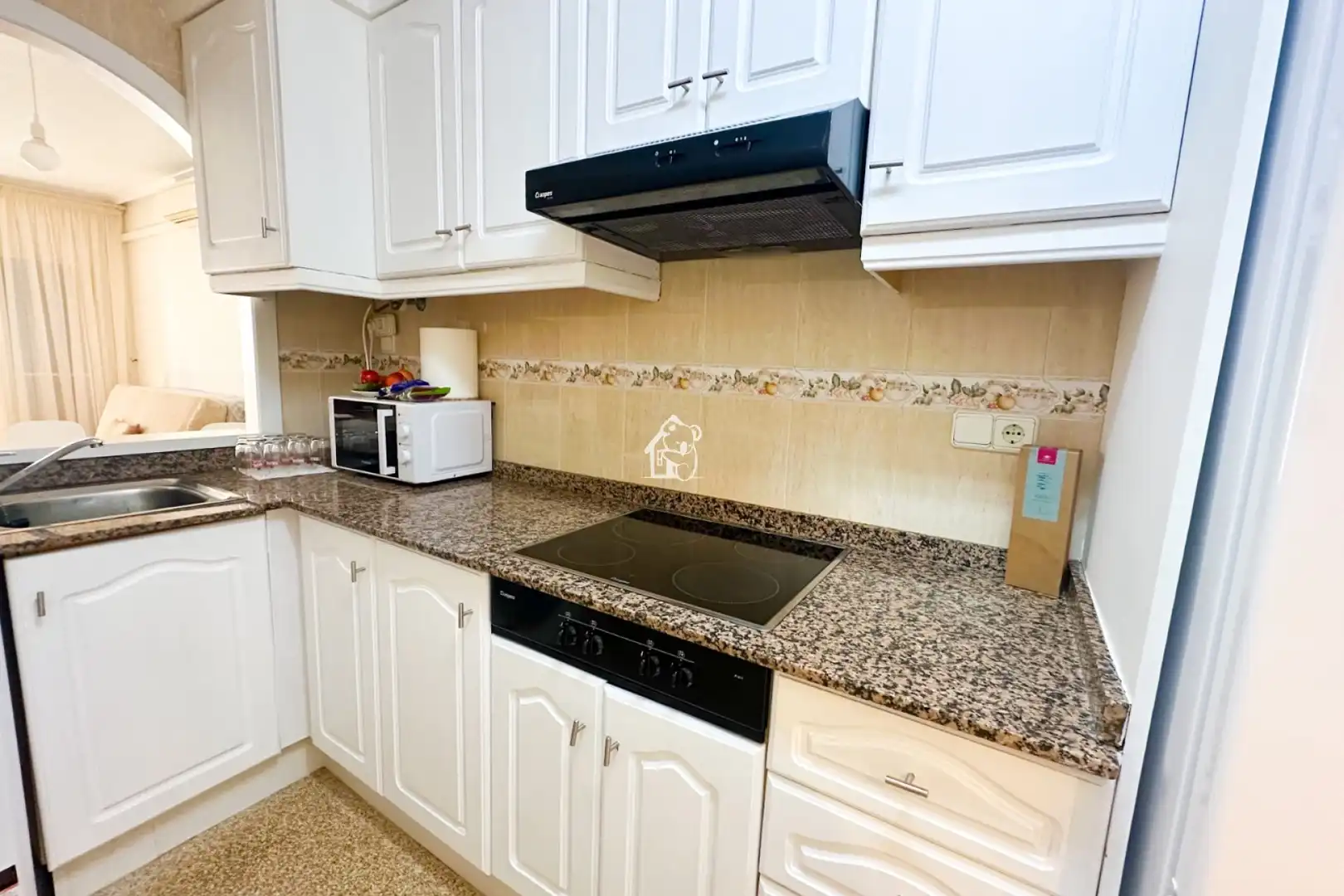 Cocina de Apartamento de alquiler en Guardamar del Segura con Aire acondicionado, Terraza y Amueblado