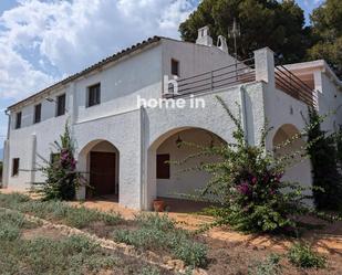 Vista exterior de Casa o xalet en venda en Tortosa amb Calefacció, Terrassa i Piscina