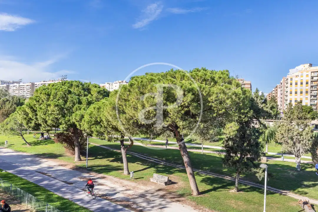 Exterior view of Flat for rent in Valencia  with Air Conditioner, Heating and Furnished