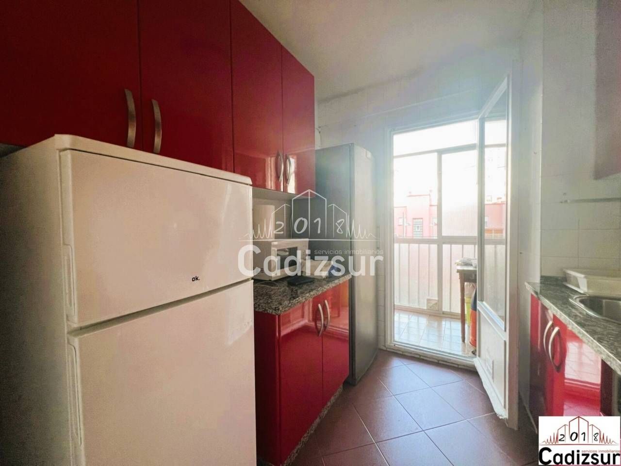 Kitchen of Flat for sale in  Cádiz Capital  with Terrace