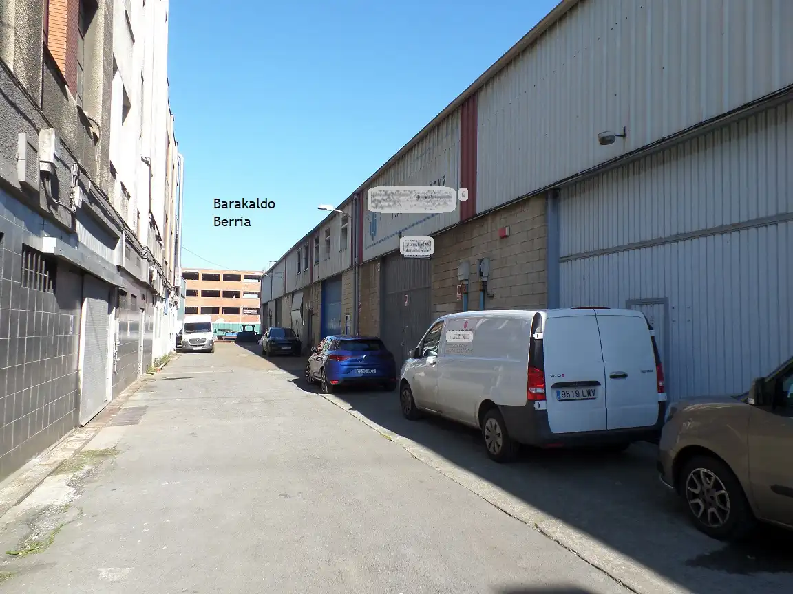 Vista exterior de Nave industrial de alquiler en Barakaldo 